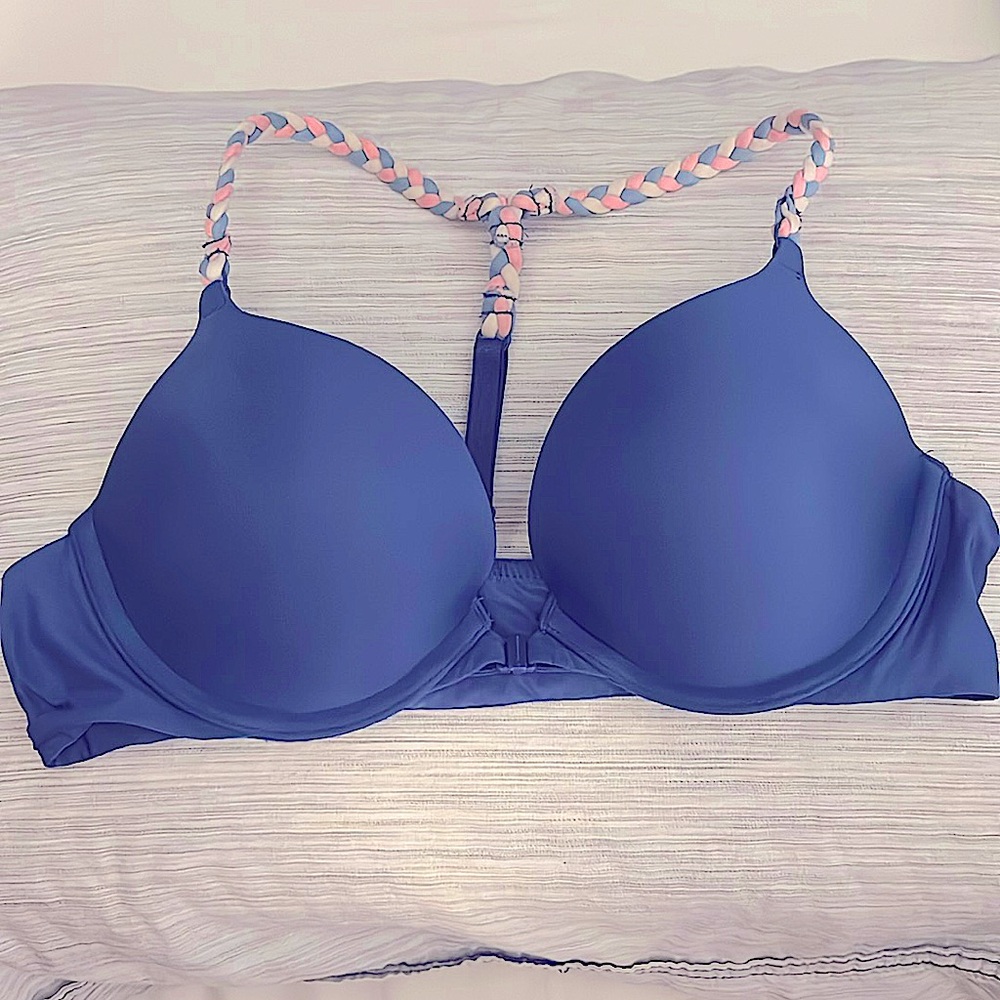 Victoria’s Secret push-up / pigeonnant bra